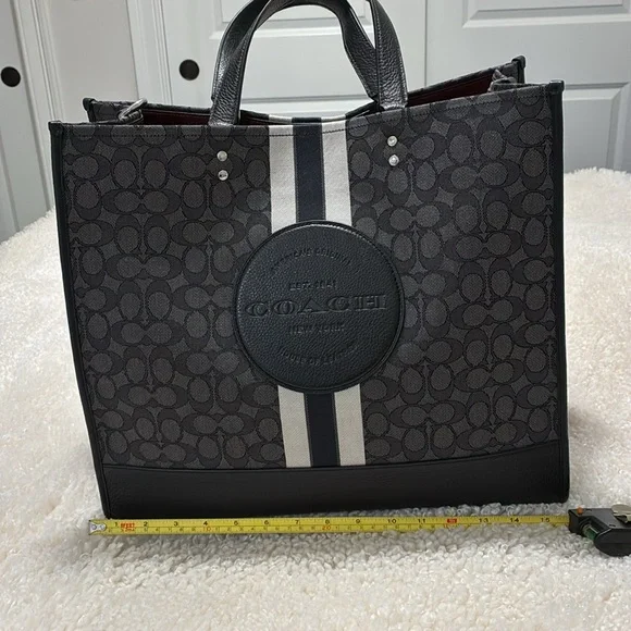 Coach Dempsey 40 Black and Gray Signature Tote and Pouch Set NWOT - Picture 8 of 12
